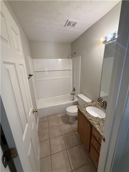 Building Photo - 27 Montgomery St SE