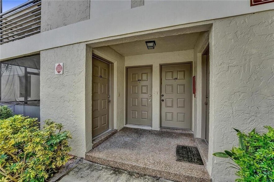 Building Photo - 119 Gardens Dr