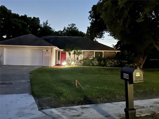 Building Photo - 484 E Maine Ave