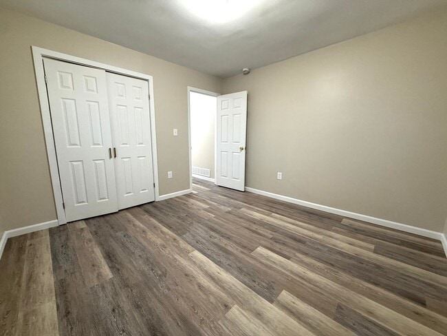 Building Photo - RENOVATED DUPLEX!