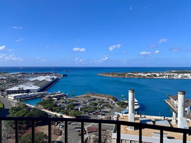 Building Photo - Available Now | 2 Bedroom, 2 bathroom, 1 a...