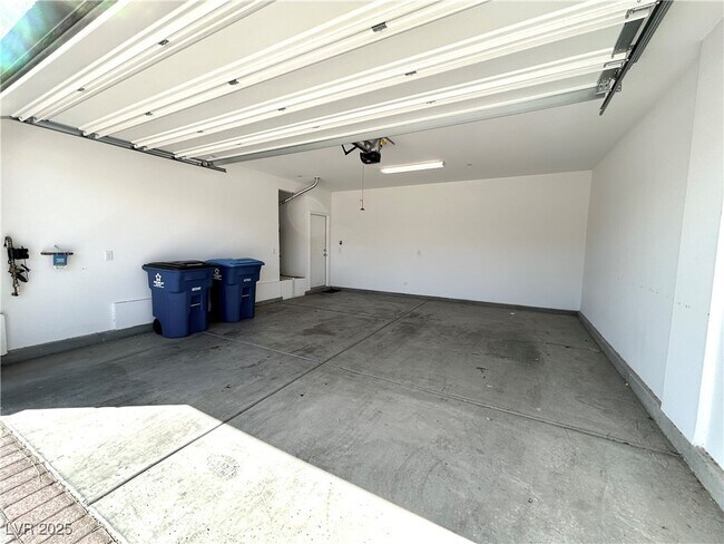 Building Photo - 839 Nova Heights St