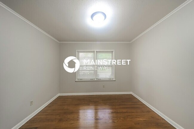 Building Photo - 3 Bedroom Pet-Friendly Home in Memphis, TN with Main Street Renewal