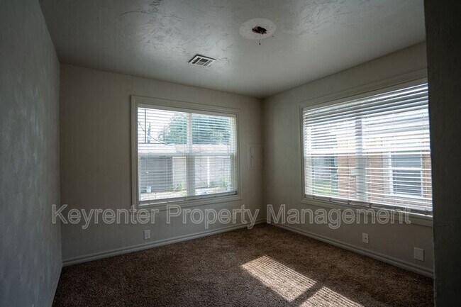 Building Photo - 116-118 NW 31st St