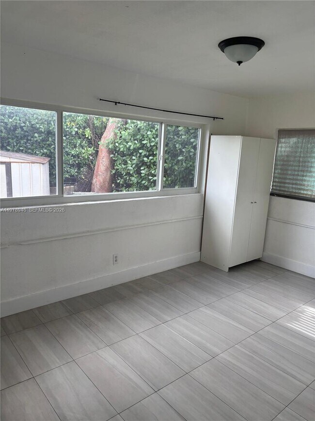 Building Photo - 1170 NW 90th St