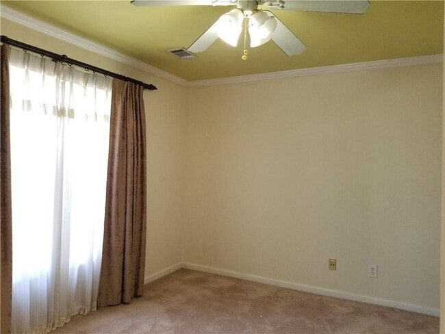 Building Photo - 2828 Oglethorpe Run Square