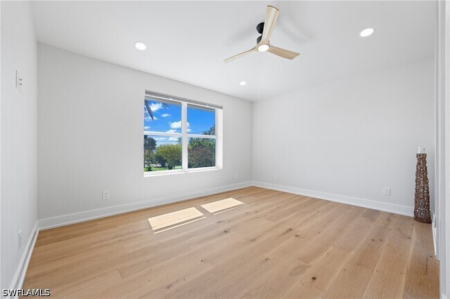 Building Photo - 1836 Harbor Ln