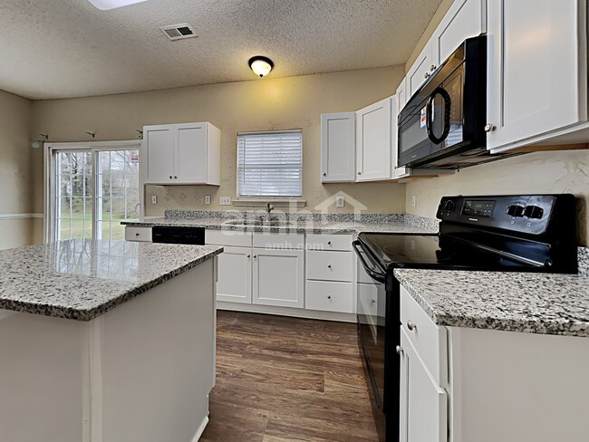 Building Photo - 6110 Goldenfield Dr