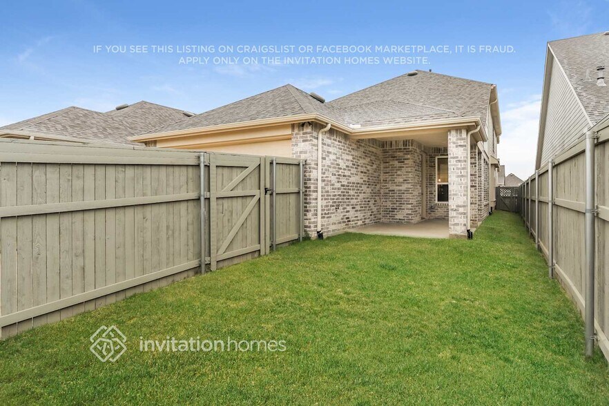 Building Photo - 2533 Stella Ln