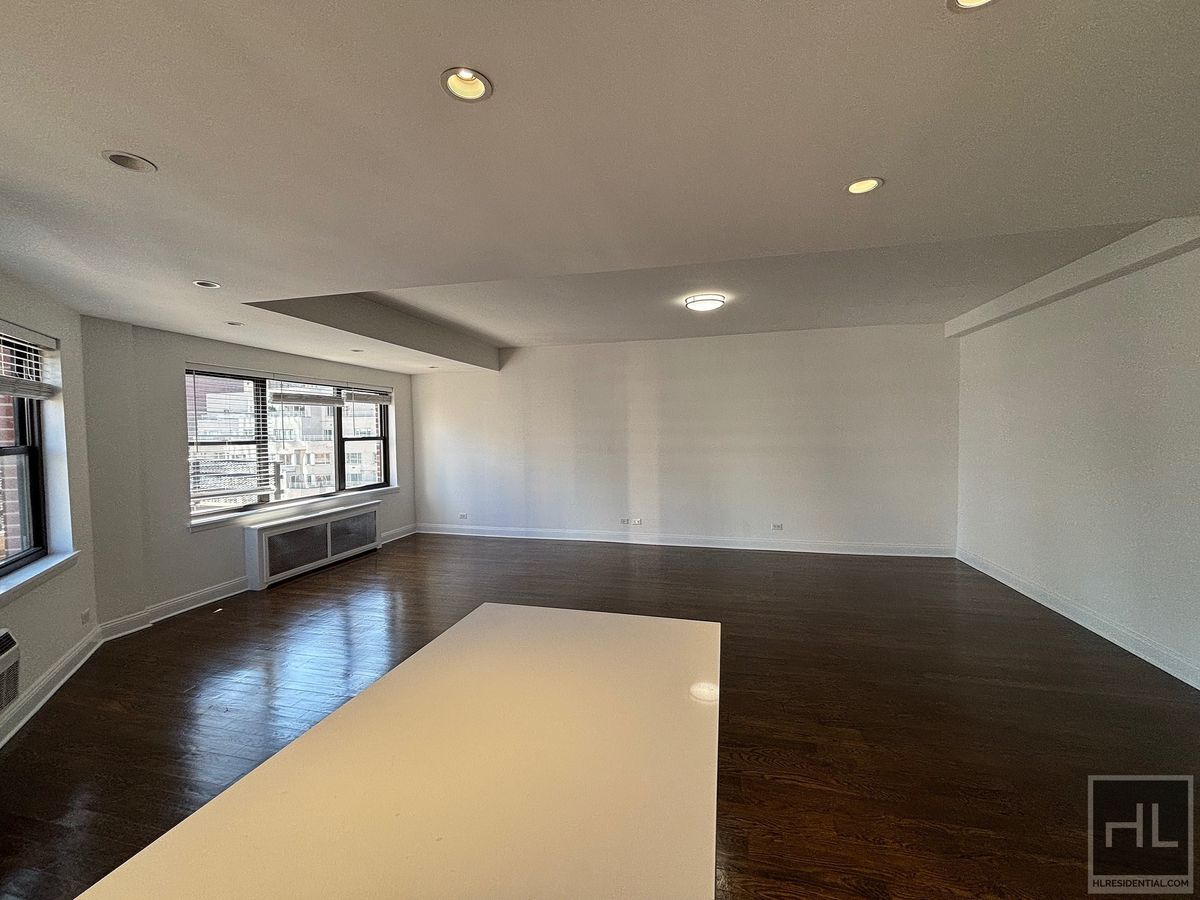 Building Photo - EAST 57 STREET