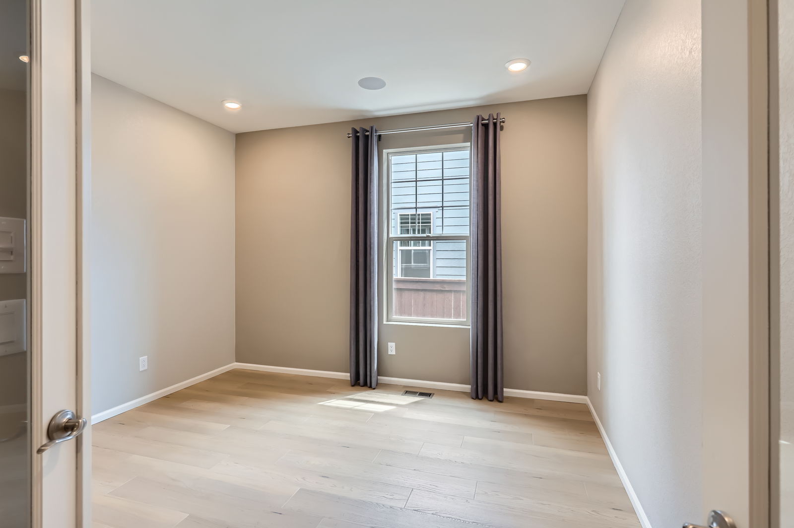 Building Photo - 4701 Amrock Dr