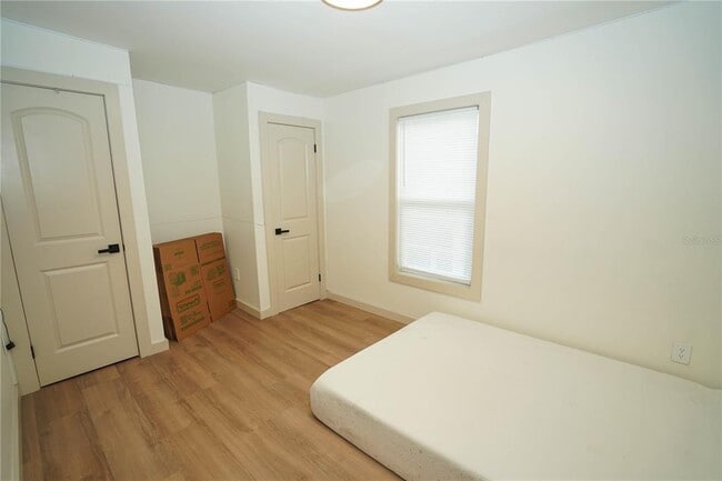 Building Photo - 535 14th Ave S