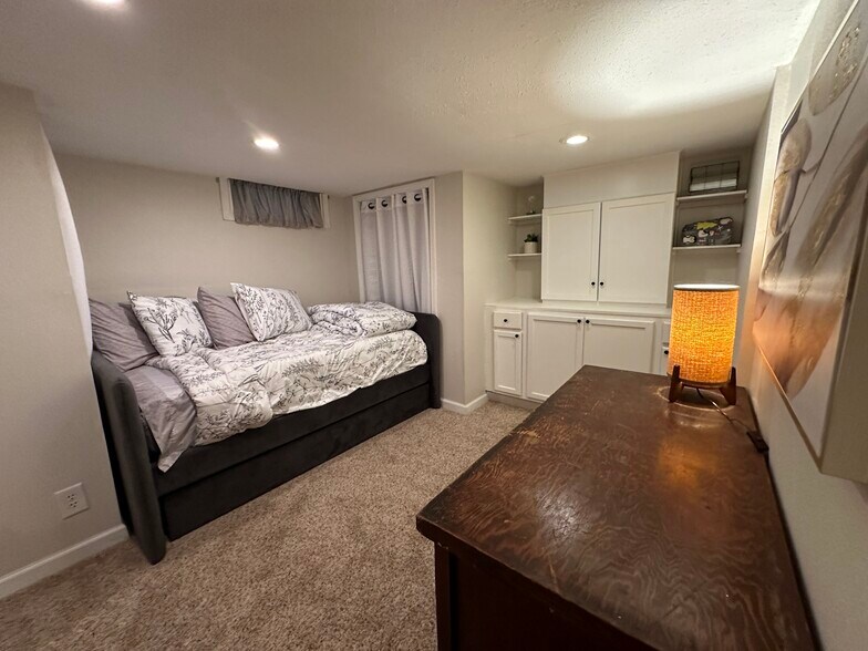 Building Photo - 4008 67th St