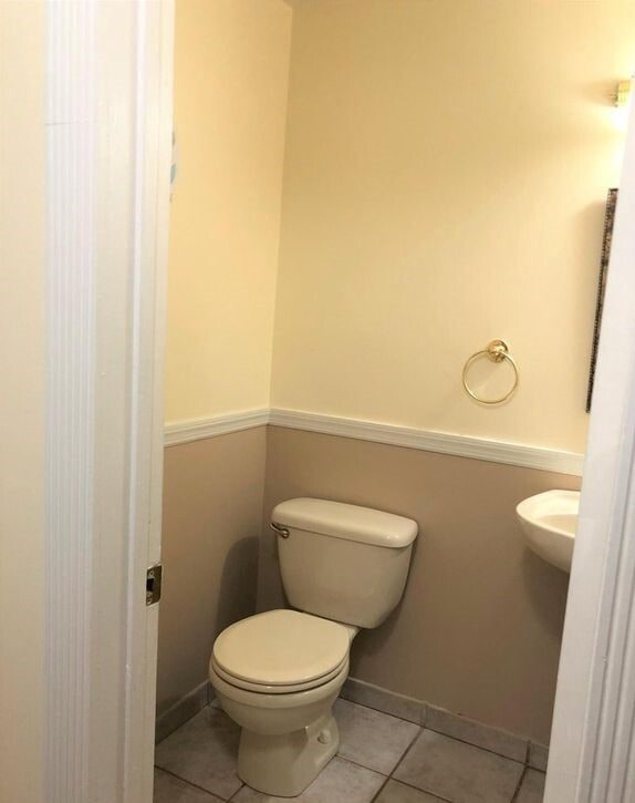 Building Photo - 166 Thoreau Dr