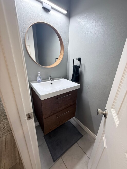 Building Photo - 2634 Nandina Dr
