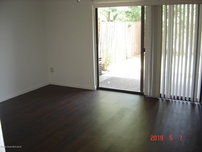 Building Photo - 292 W Towne Pl
