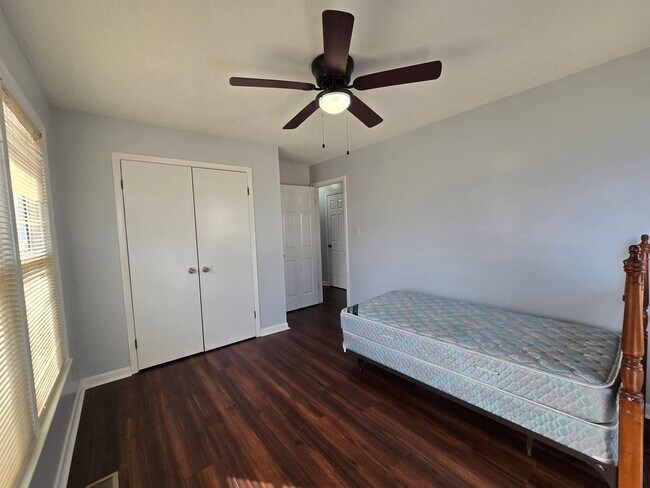 Building Photo - 6758 Seaford Dr