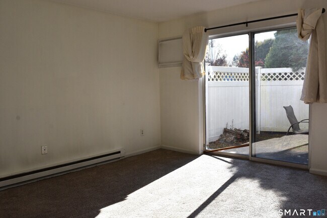 Building Photo - 17 Willow Springs