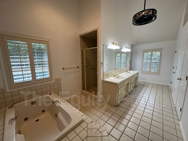 Building Photo - 5503 W Sweet Dr