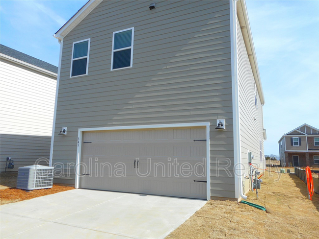 Building Photo - 843 Windage Wy