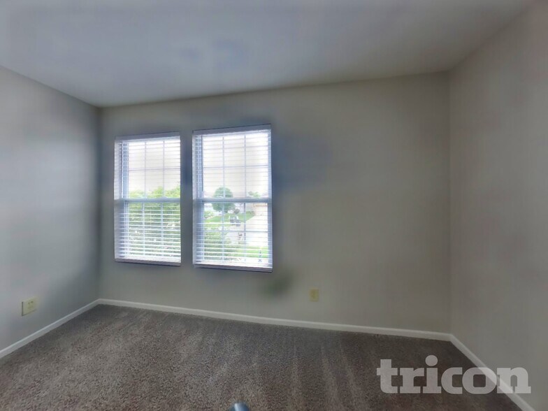 Building Photo - 1413 Bluestem Dr