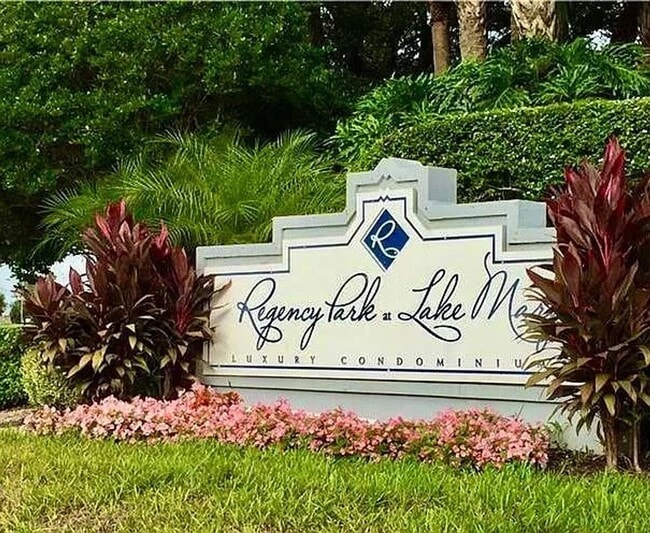 Building Photo - Beautiful 1 bed 1 bath condo in pristine location in Lake Mary