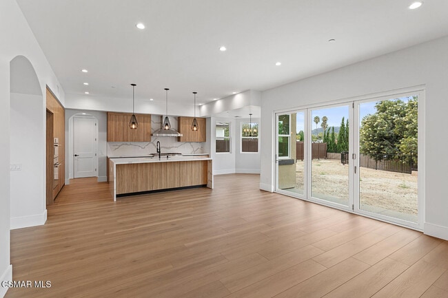 Building Photo - 295 Toyon Ct