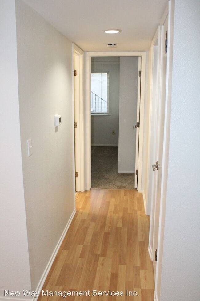 Building Photo - 2 br, 2 bath House - 1223 Lakeview Circle