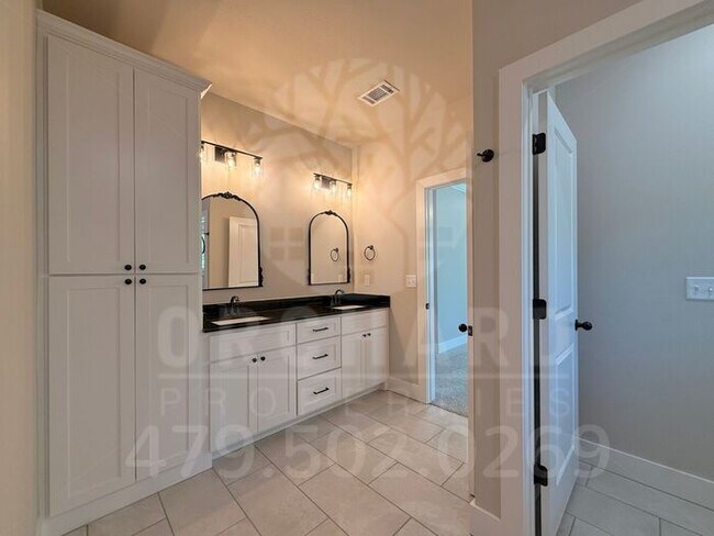 Building Photo - Bella Vista Single-Family Home- 3 Bed/ 2 Bath- Well-Designed Fernley Plan