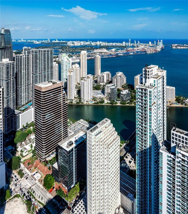 Building Photo - 1010 Brickell Ave