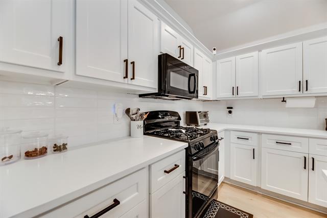 Building Photo - 2404 Castle Creek Dr