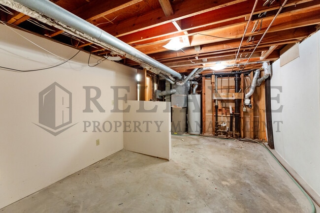 Building Photo - 1033 S Blackwill St