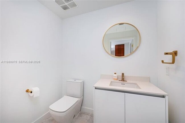 Building Photo - 2678 Tigertail Ave