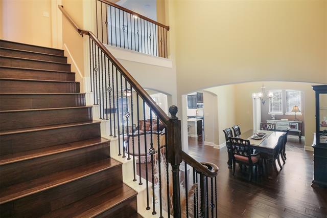 Building Photo - 230 Sandy Way