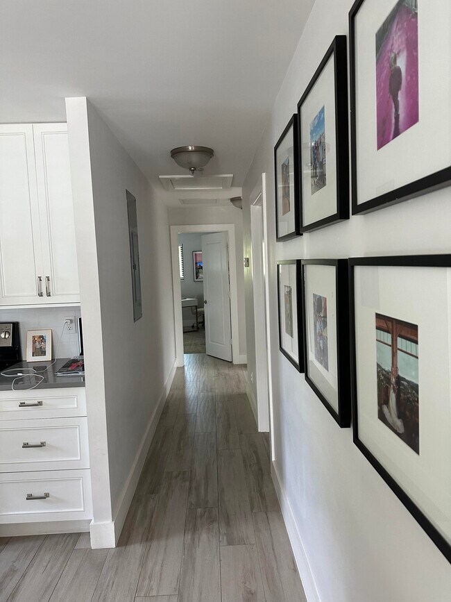 Building Photo - 2539 Wabash Dr