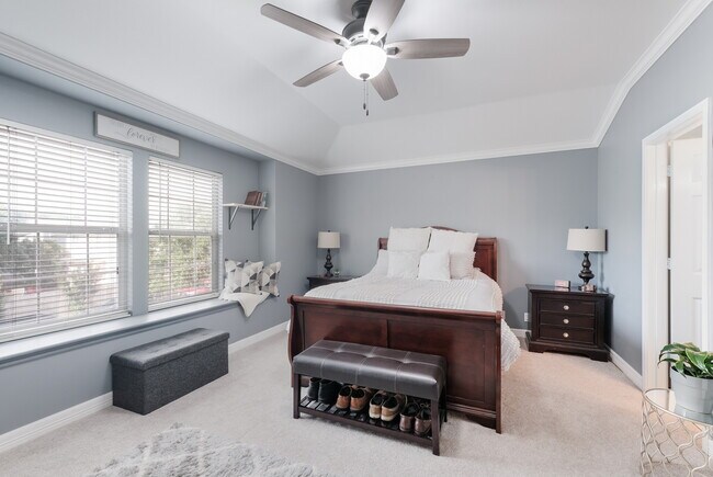 Building Photo - 1411 View Top