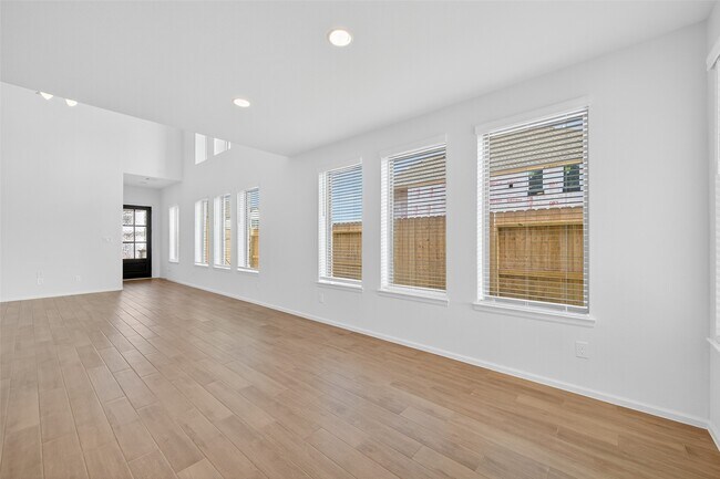 Building Photo - 10730 Aquila Star Dr