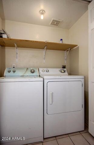 Building Photo - 1208 E Wickieup Ln