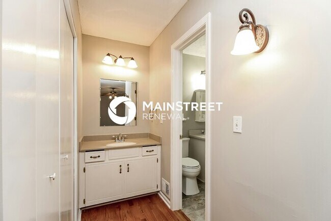 Building Photo - 3 Bedroom Pet-Friendly Home in Kansas City...