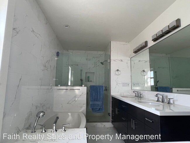 Building Photo - 4 br, 3 bath House - 913 W. Alfred Pl