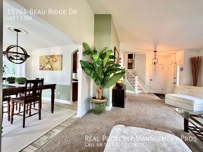 Building Photo - 15764 Beau Ridge Dr