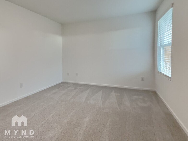 Building Photo - 510 River Run Wy