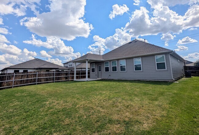 Building Photo - 215 Thurman Holt Rd