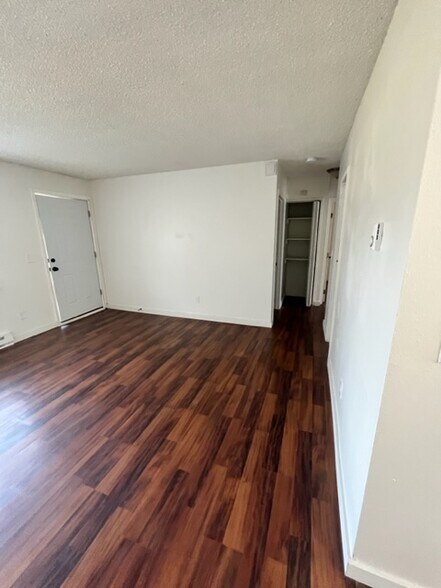 Building Photo - 2305 E Hartson Ave
