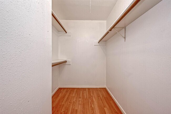 Building Photo - 8299 Cambridge St