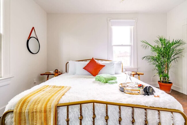 Building Photo - 241 W Water St