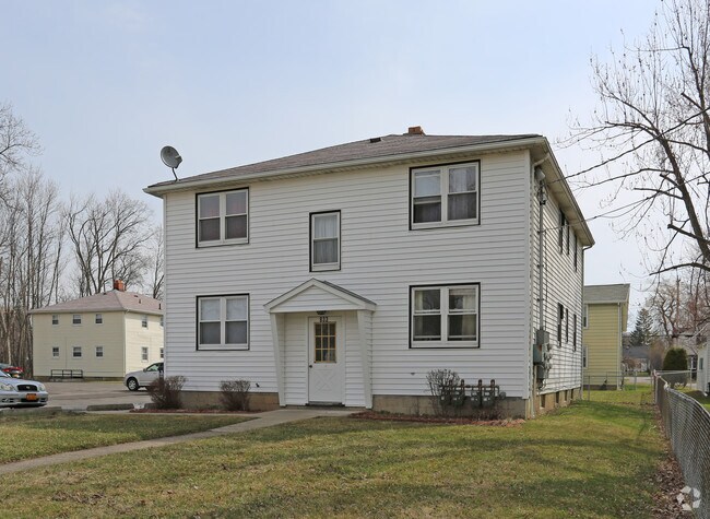 Primary Photo - 833 Millersport Hwy