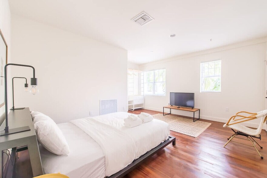 Building Photo - 747 4th St