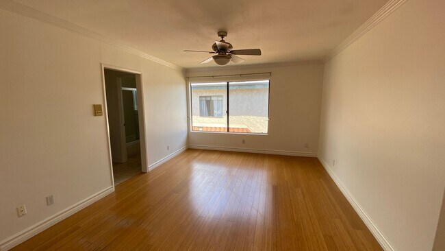 Building Photo - Spacious and Renovated Santa Monica Townhouse - Walker's Paradise 12th and Wilshire!