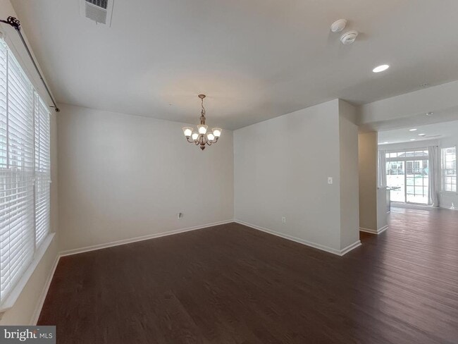 Building Photo - 44509 Gray Wolf St